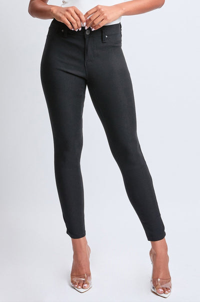 Hyperstrech Mid-Rise Skinny Jean in Black