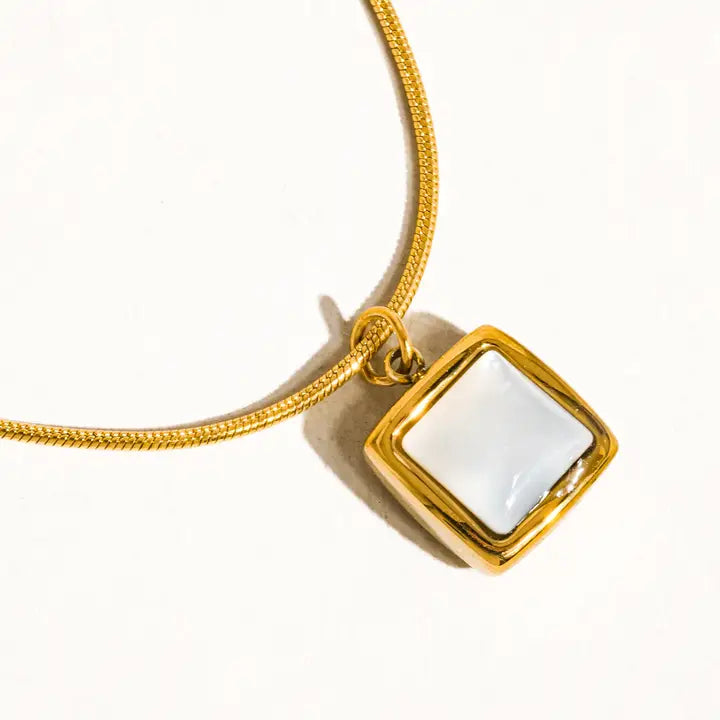 Berenice Square Shell Necklace