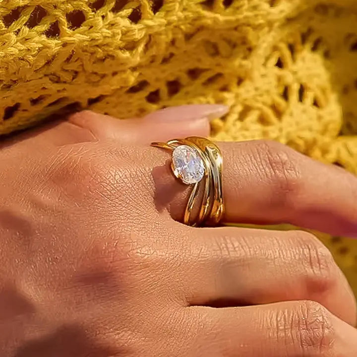 Gloire Abstract Cz Ring