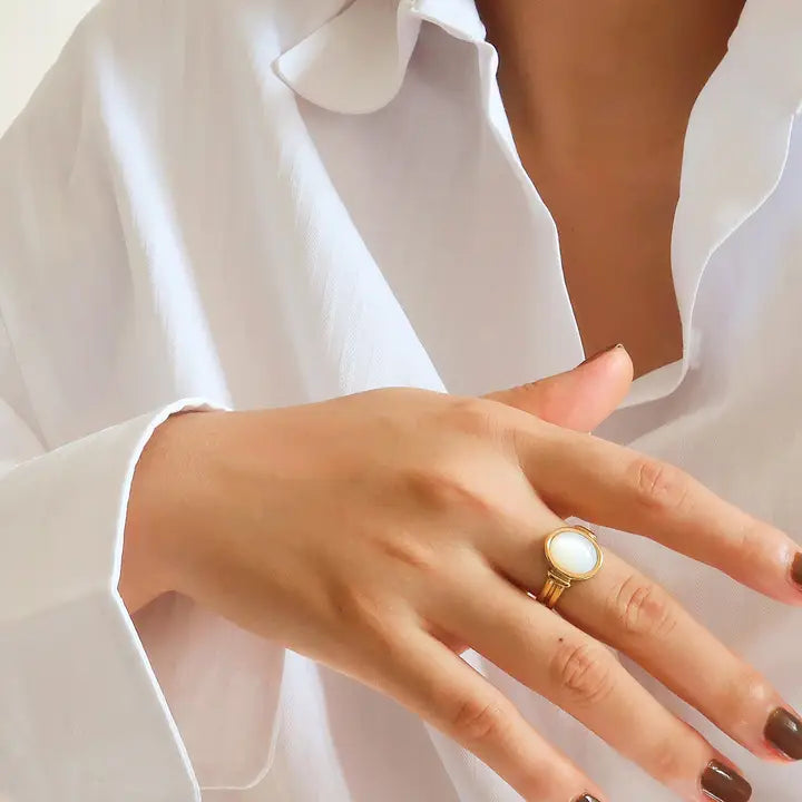 Jade Classic Shell Stone Ring