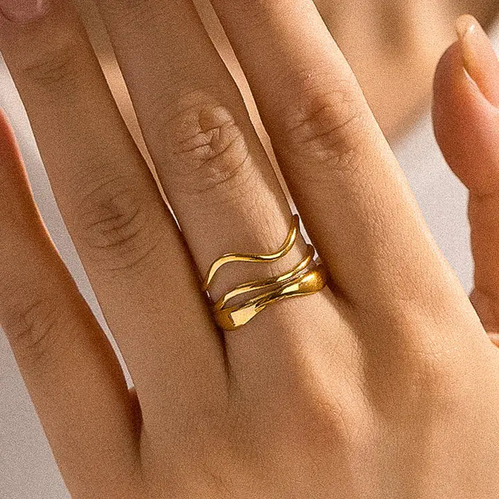 Ozzy Abstract Ring