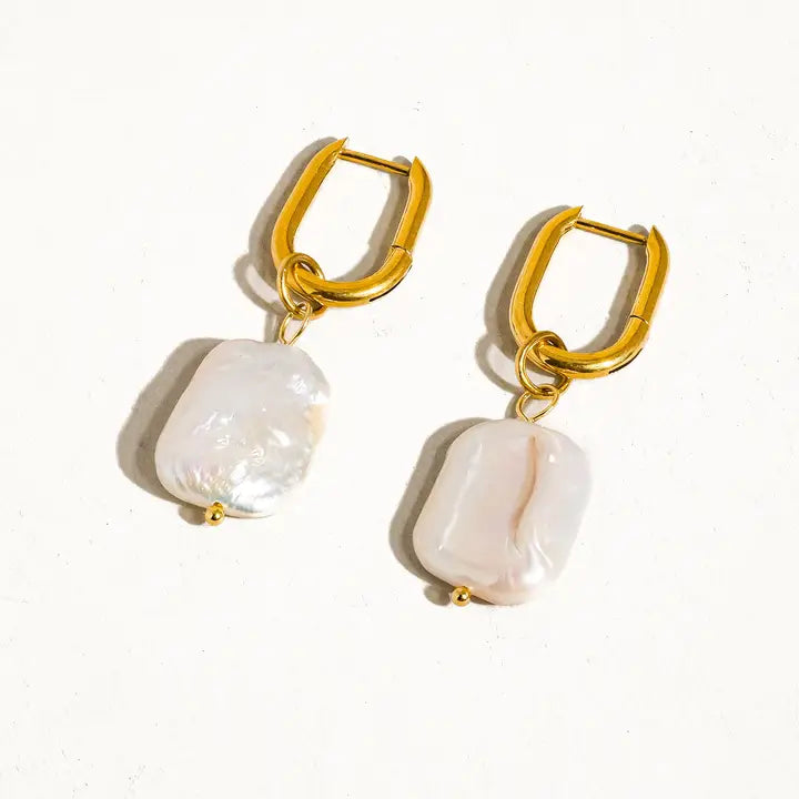 Zaina Classic Pearl Earring