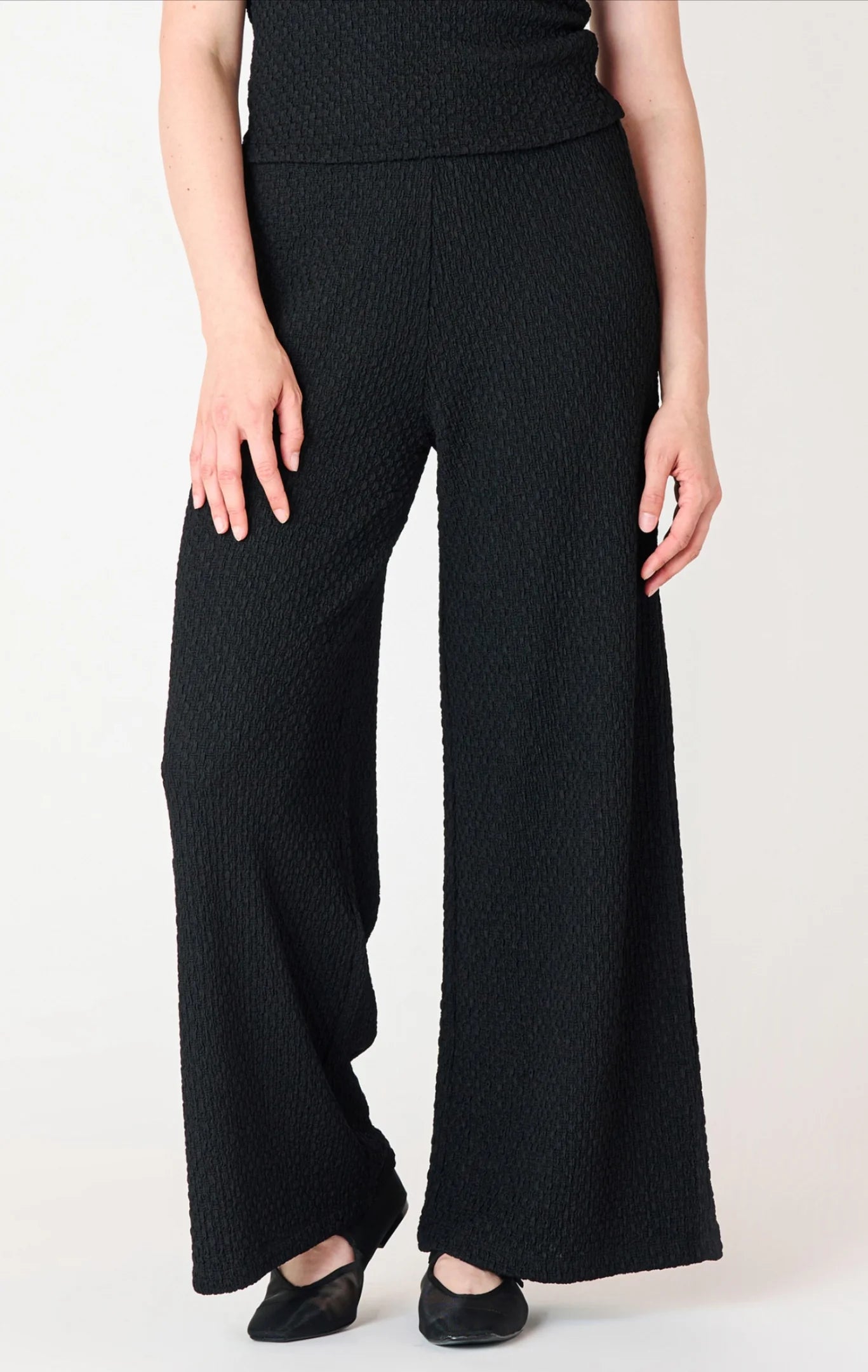 DEX Textured Flowy Wide Leg Pants in Black