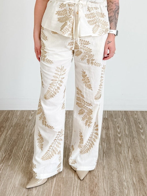 Wide‑Leg Pants with Elegant Foliage Print