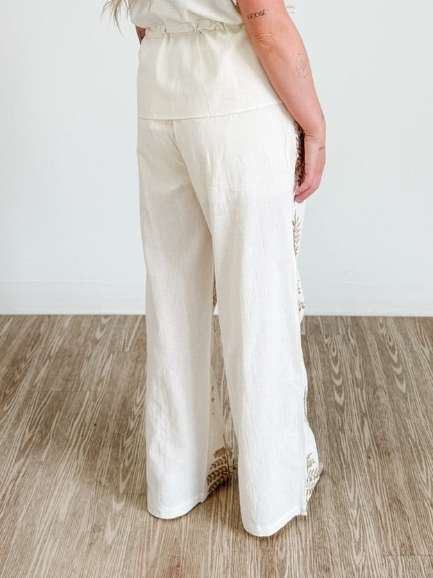 Wide‑Leg Pants with Elegant Foliage Print