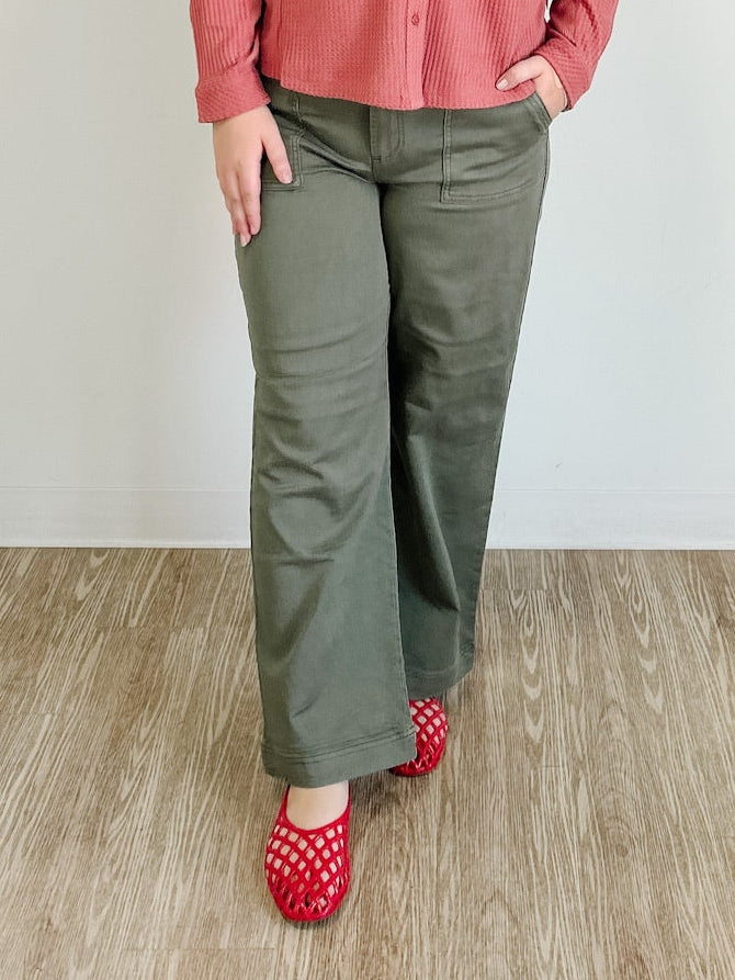Straight Leg Pant