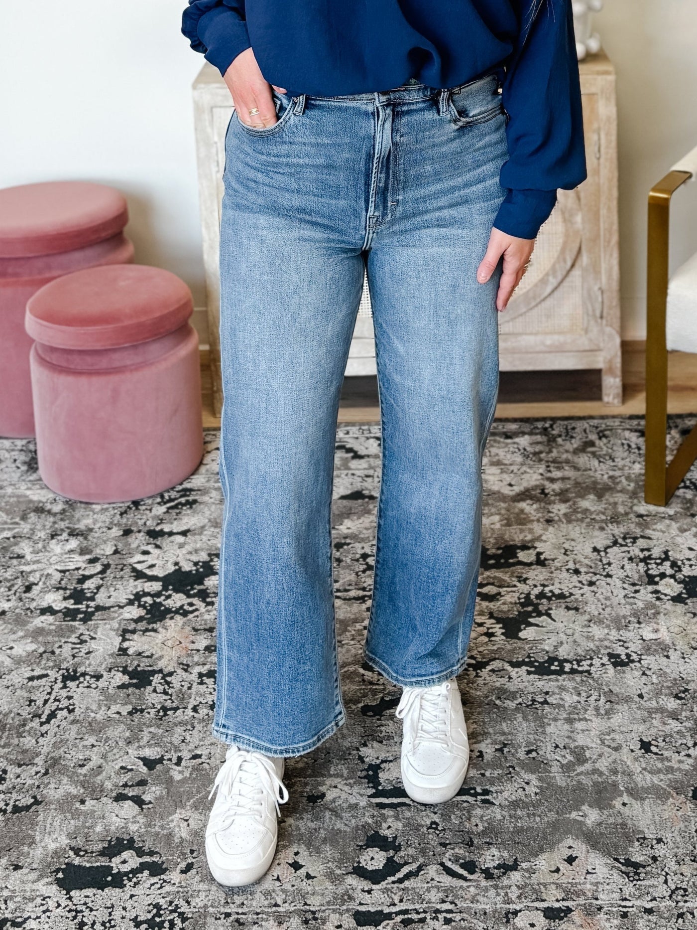 Hidden Denim Clean Stretch Cropped Relaxed Straight Jean in Dark Denim