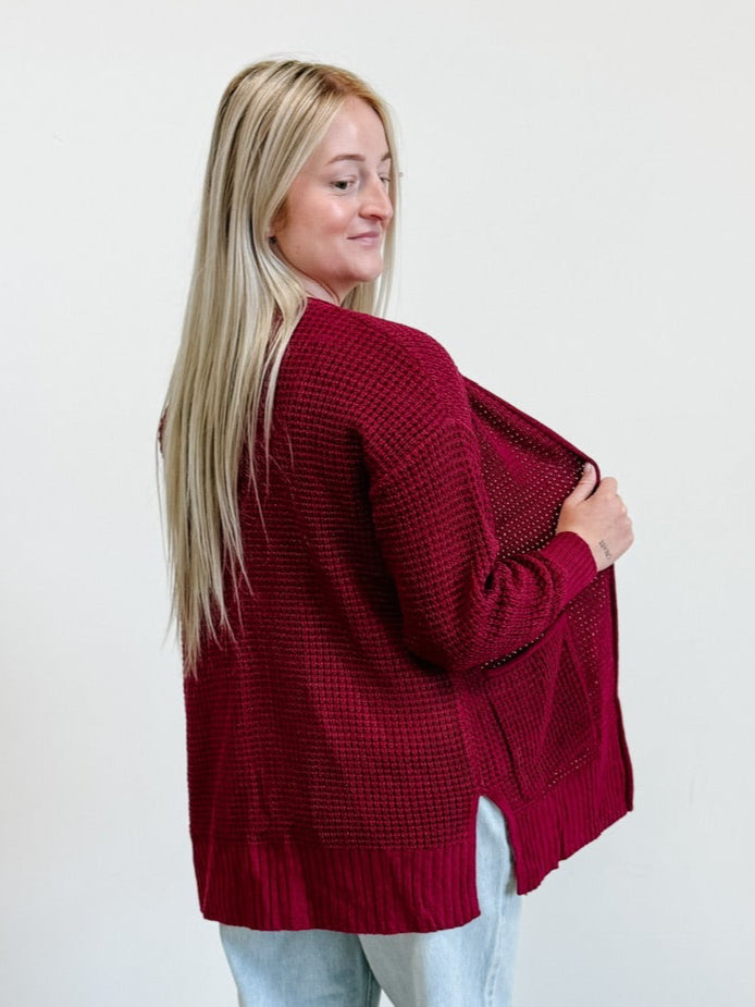 Relaxed Fit Waffle Open Cardigan Sweater in Cabernet