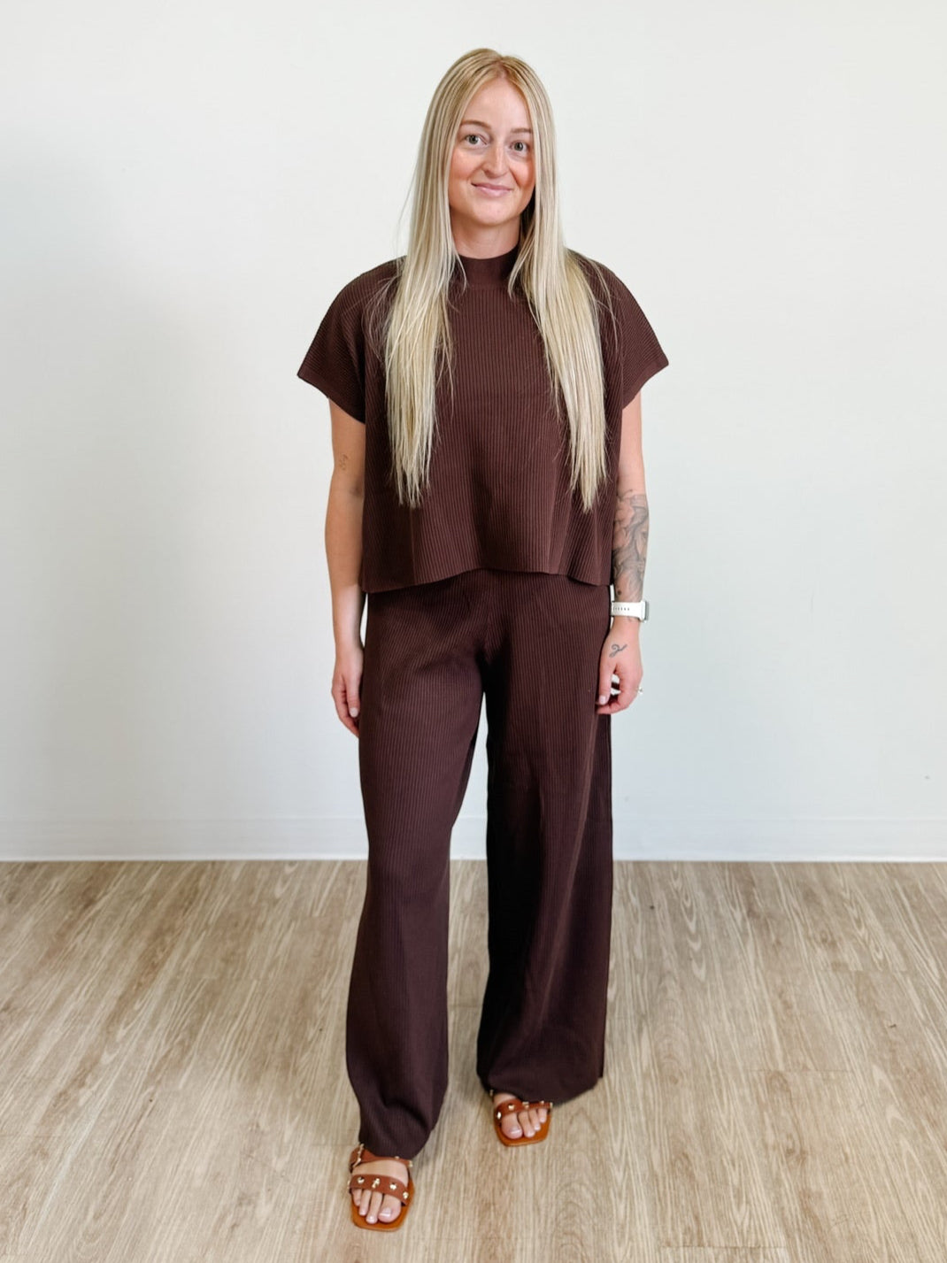 Short Sleeve Sweater Top & Pants Set in Brown