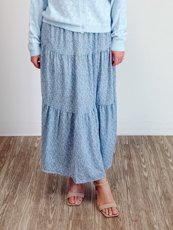 Tierred Skirt in Blue / Off-White
