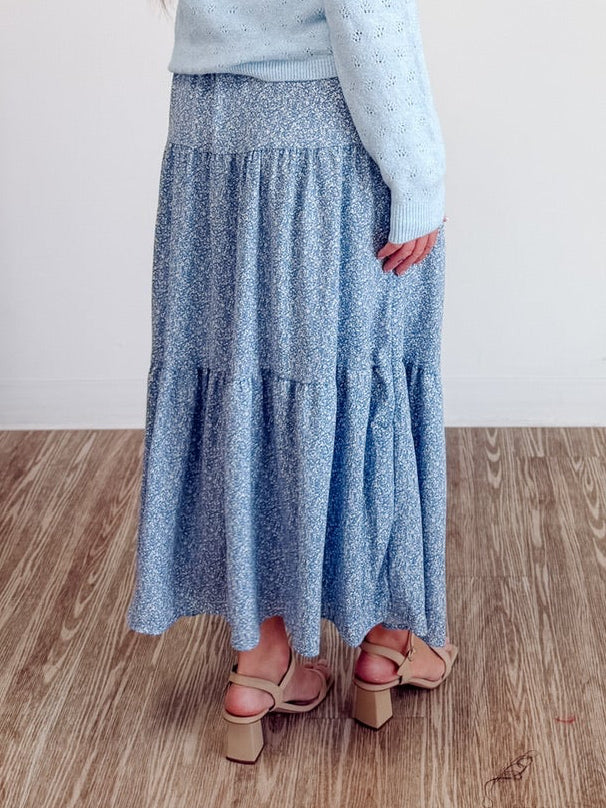 Tierred Skirt in Blue / Off-White