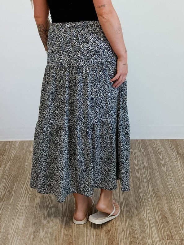 Tierred Skirt in Black / Off-White