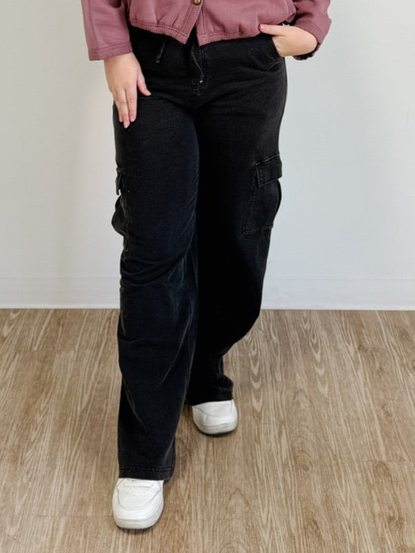 Mineral Wash Wide Leg Cotton Cargo Pants in Black