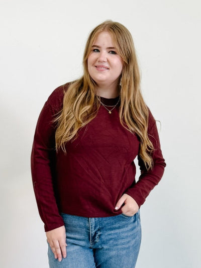 Long Sleeve Round Neck Knit Top in Maroon