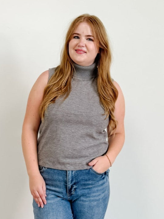 Sleeveless Turtleneck Knit Top in Heather Grey