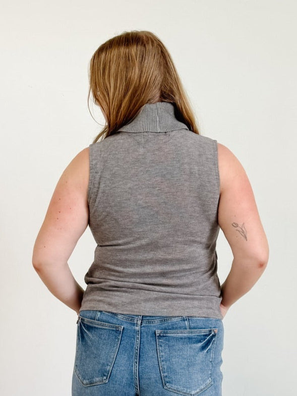 Sleeveless Turtleneck Knit Top in Heather Grey