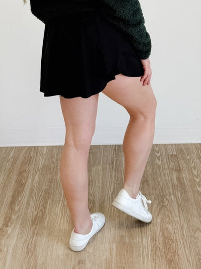 Drawstring High Waist Lined Tennis Skort in Black