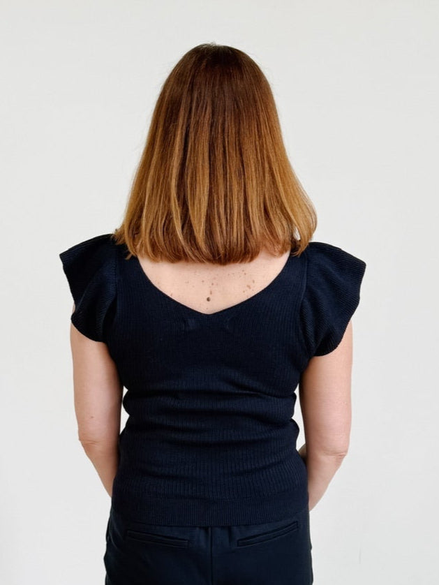 Zanzibar Sleeveless N-Neck Top