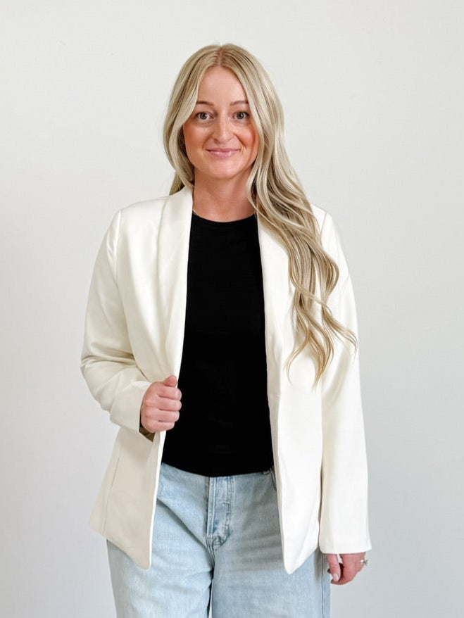 Woven Long Sleeve Lined Blazer in Cream