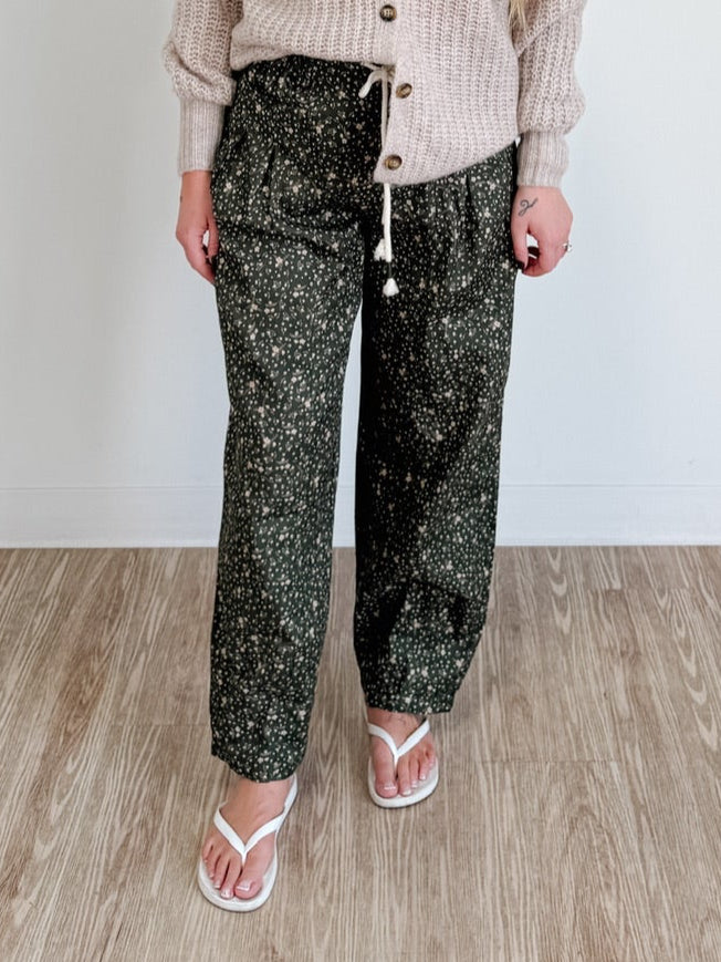 Ditsy Print Drawstring Barrel Leg Pant in Deep Green