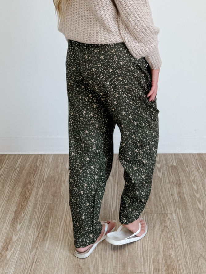 Ditsy Print Drawstring Barrel Leg Pant in Deep Green