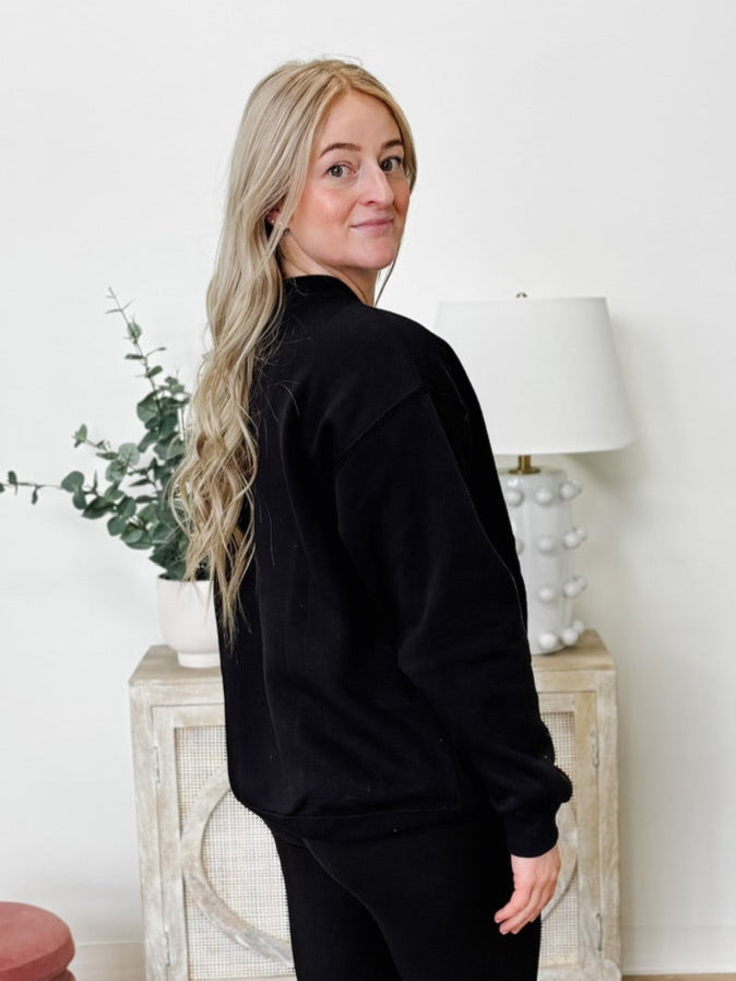 "Weekend" Fleece Round Neck Sweatshirt in Black