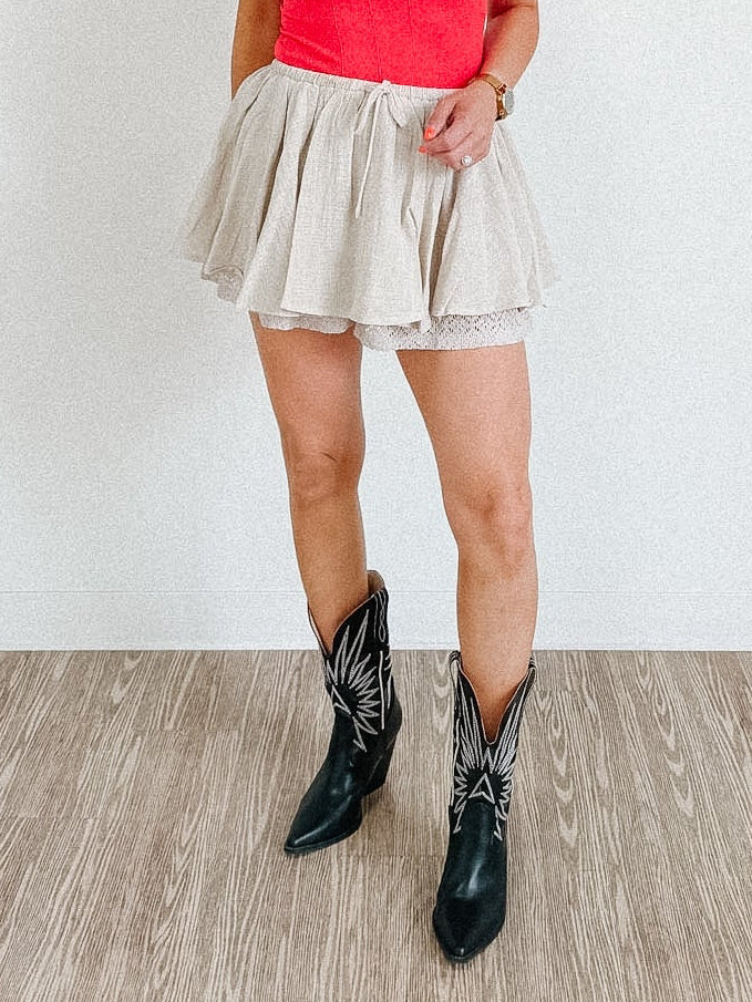 Cotton Gauze and Crochet Lace Gathered Drawstring Skort in Natural