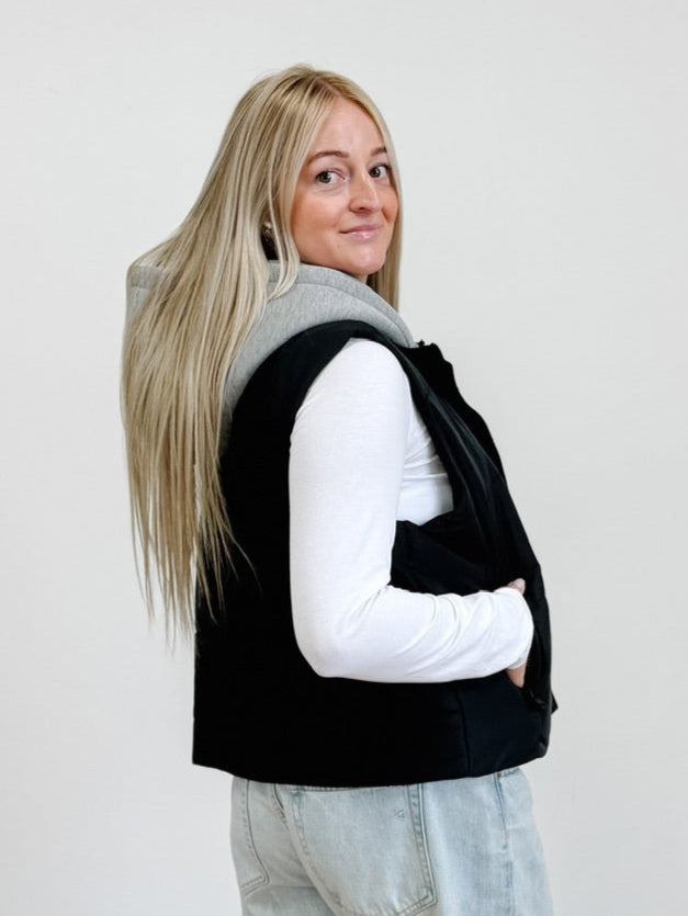 Short Puffer Vest With Contrast Hood