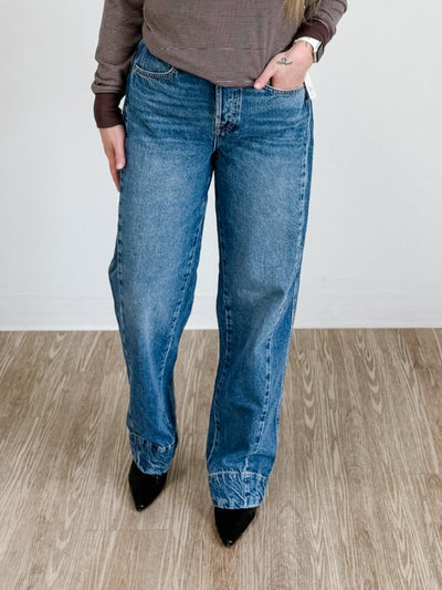 Stick Around Slim Curve Jeans