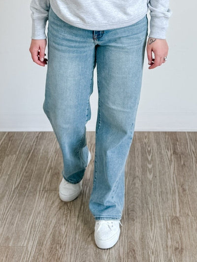 Vintage Wash Stretch Mid Rise Classic Straight