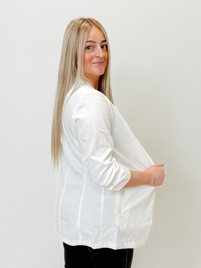 Collarless 3/4 Ruched Sleeve Longline Blazer	in White