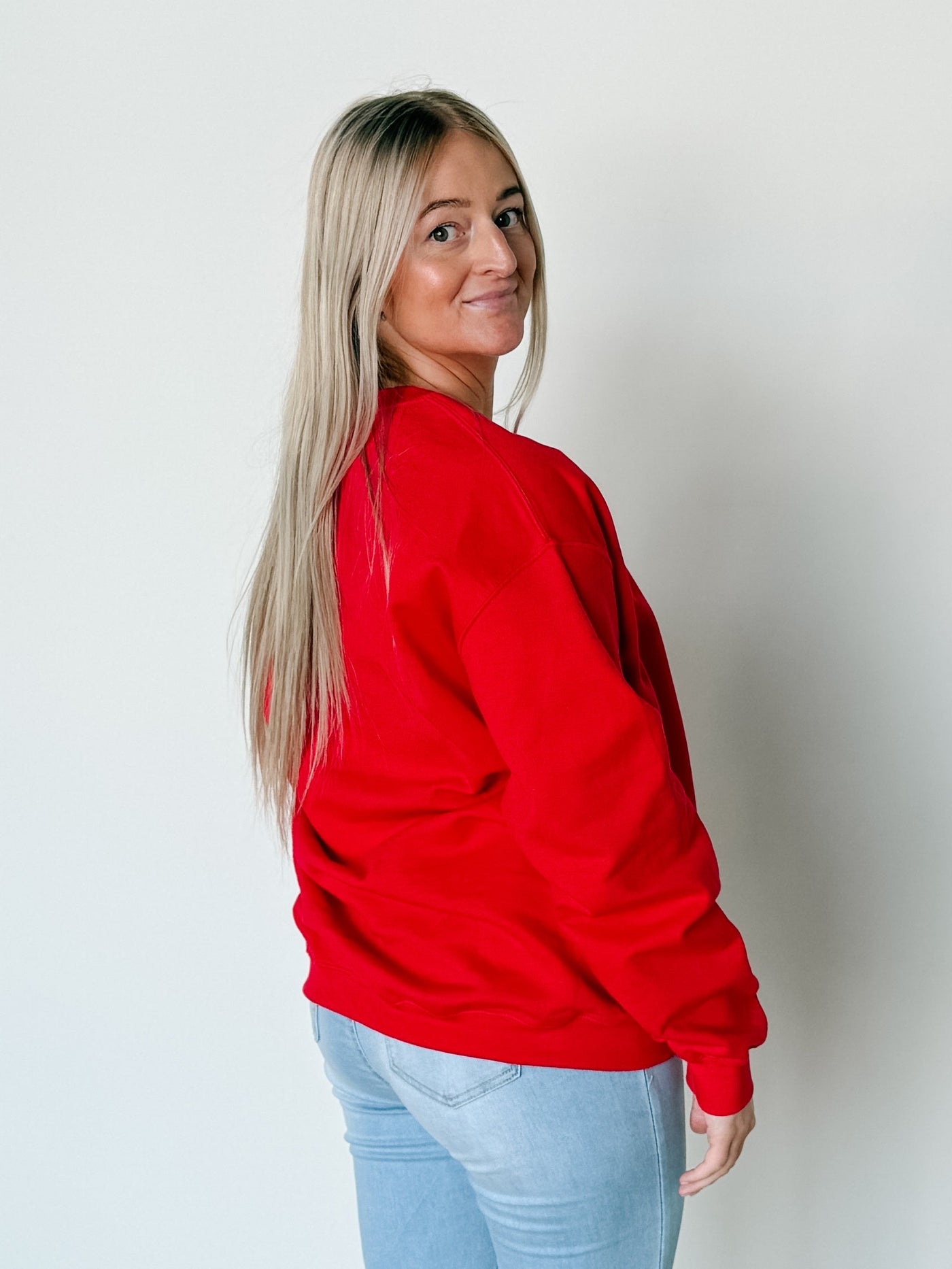 Q Heart Embroidered Classic Crew Neck Sweatshirt in Red