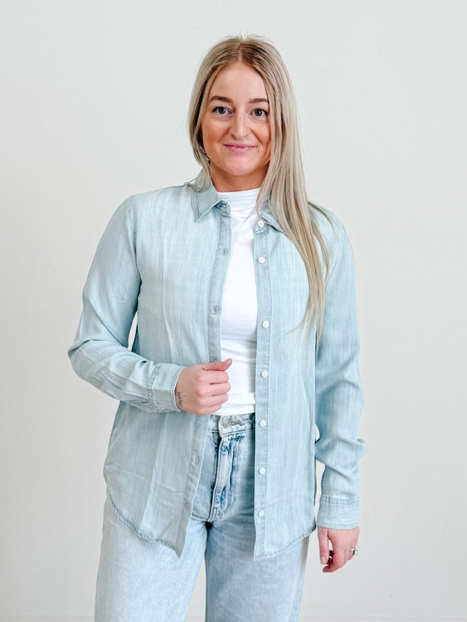 Shay Chambray Shirt in Desi Wash Blue