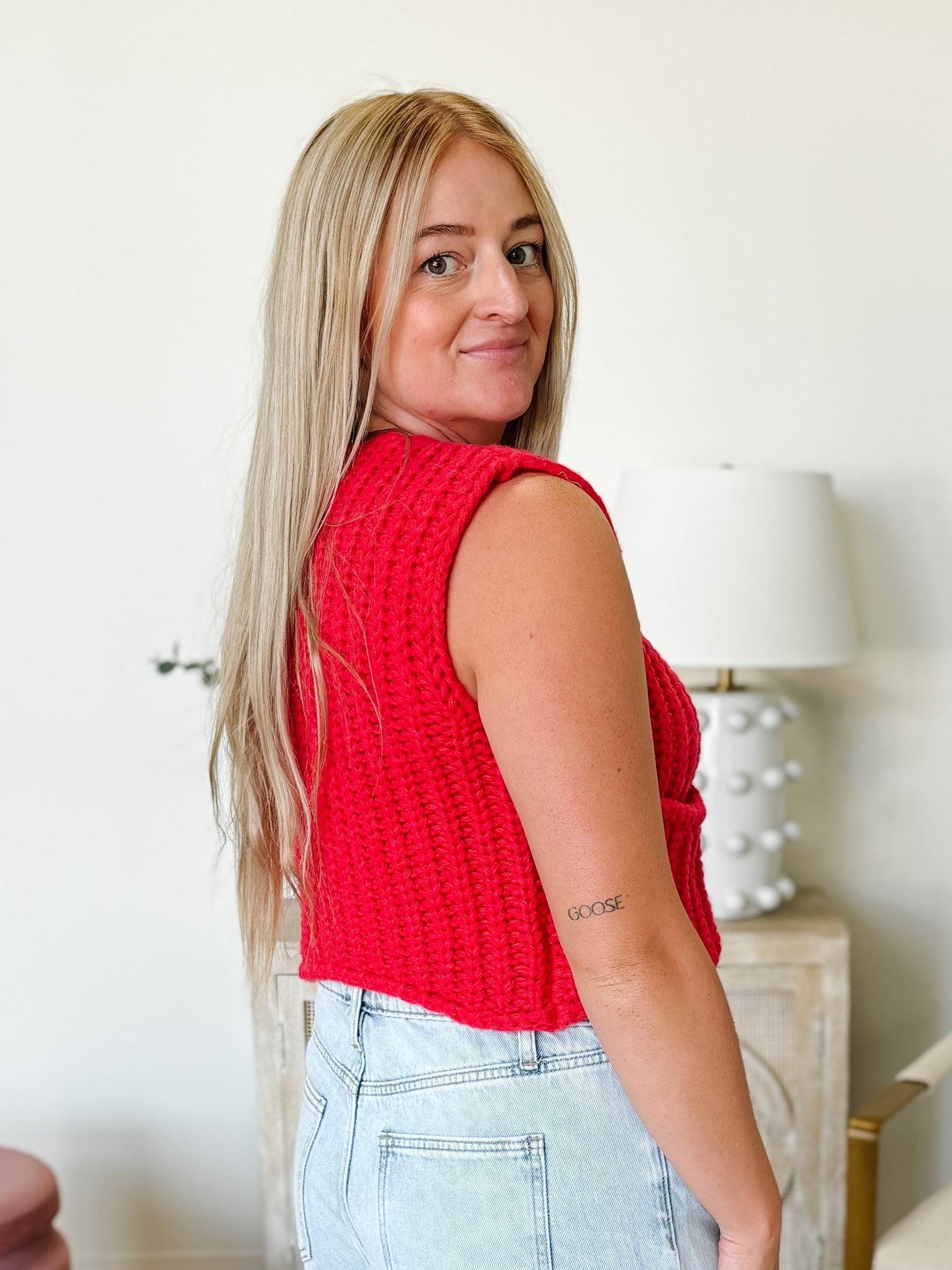 Sleeveless Button Chunky Cardigan Vest in Red