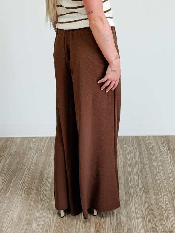 Woven Airflow Elastic Waistband Pants in Brown