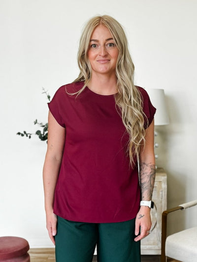 Cap Sleeve Round Neck Top in Burgundy